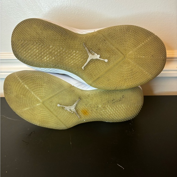 Nike Jordan Why Not Zer0.1 Triple White Athletic Shoes Size 6.5 Youth / 8 Womens - Picture 12 of 16